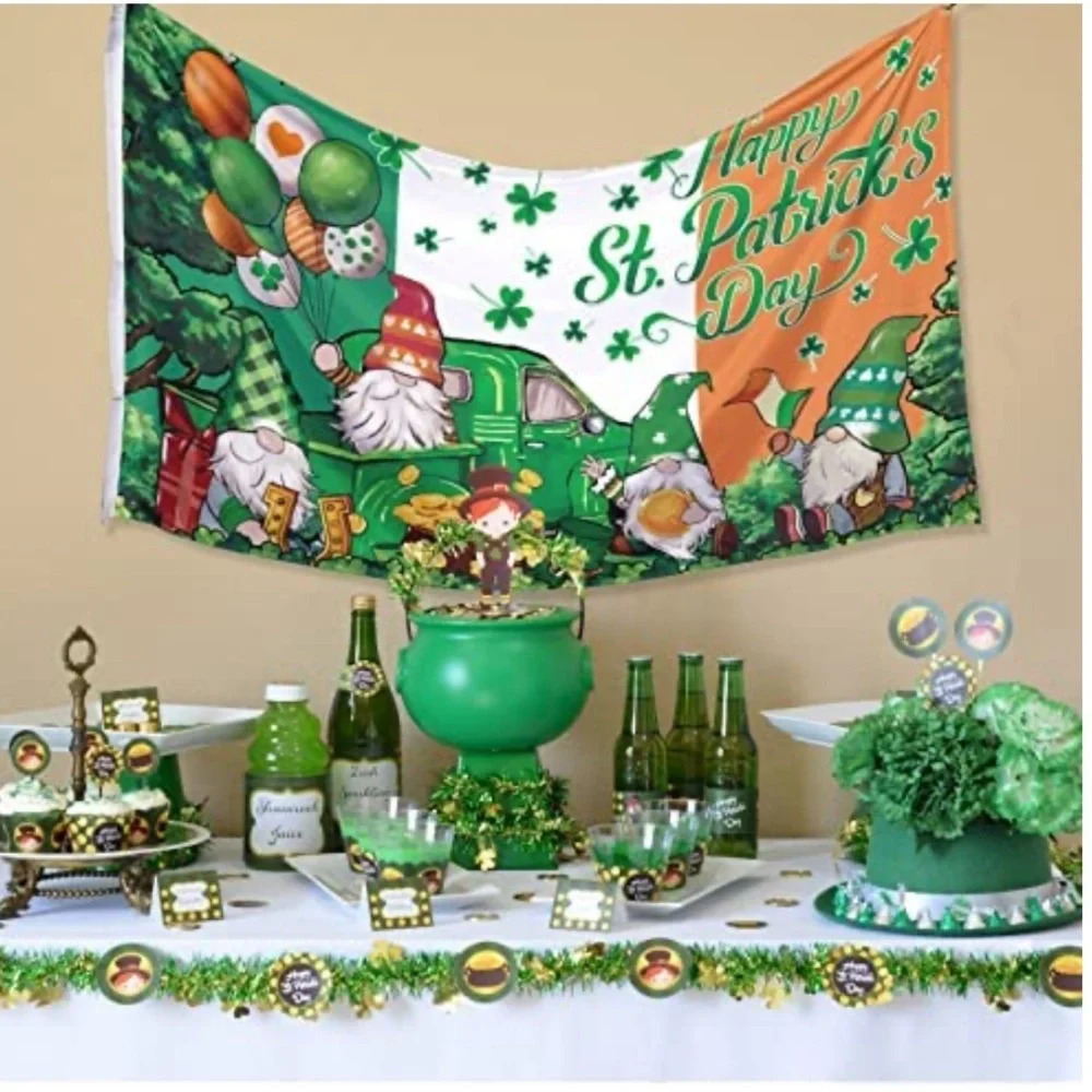 New! Happy St. Patrick’s day gnome flag ☘️